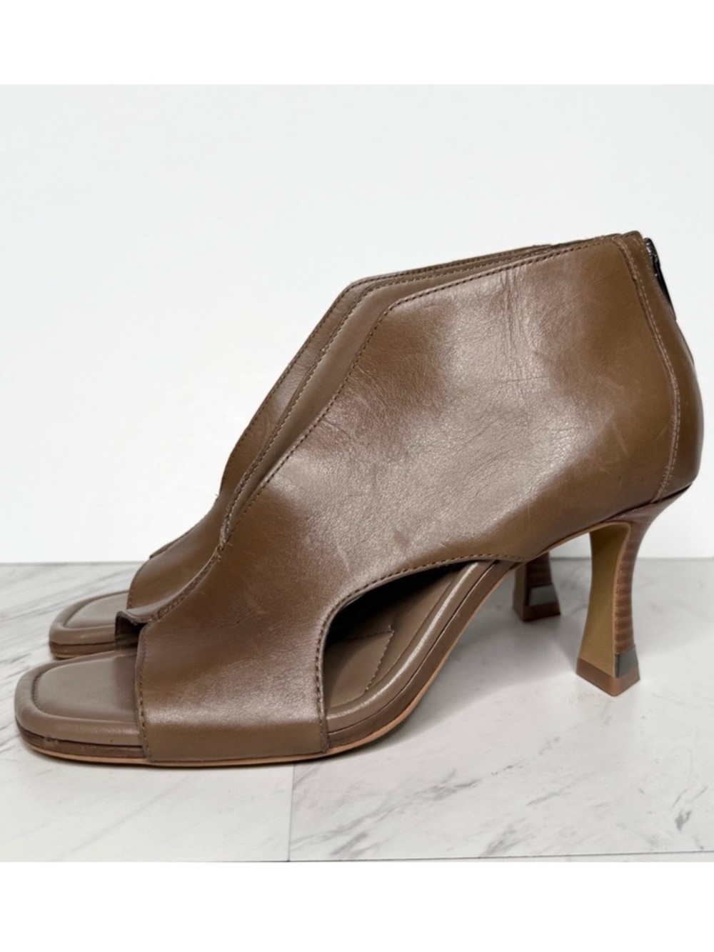 New! Vince Camuto Jesilia Peep Toe Brown Leather Bootie 8 1/2 M
